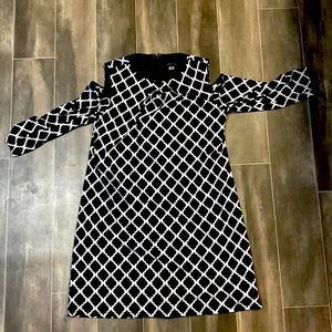 Women’s size 6 blank and white dress. Open shoulder